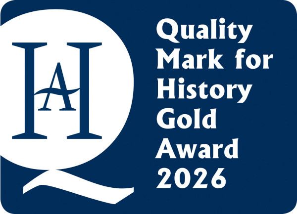 Quality Mark logo gold 26